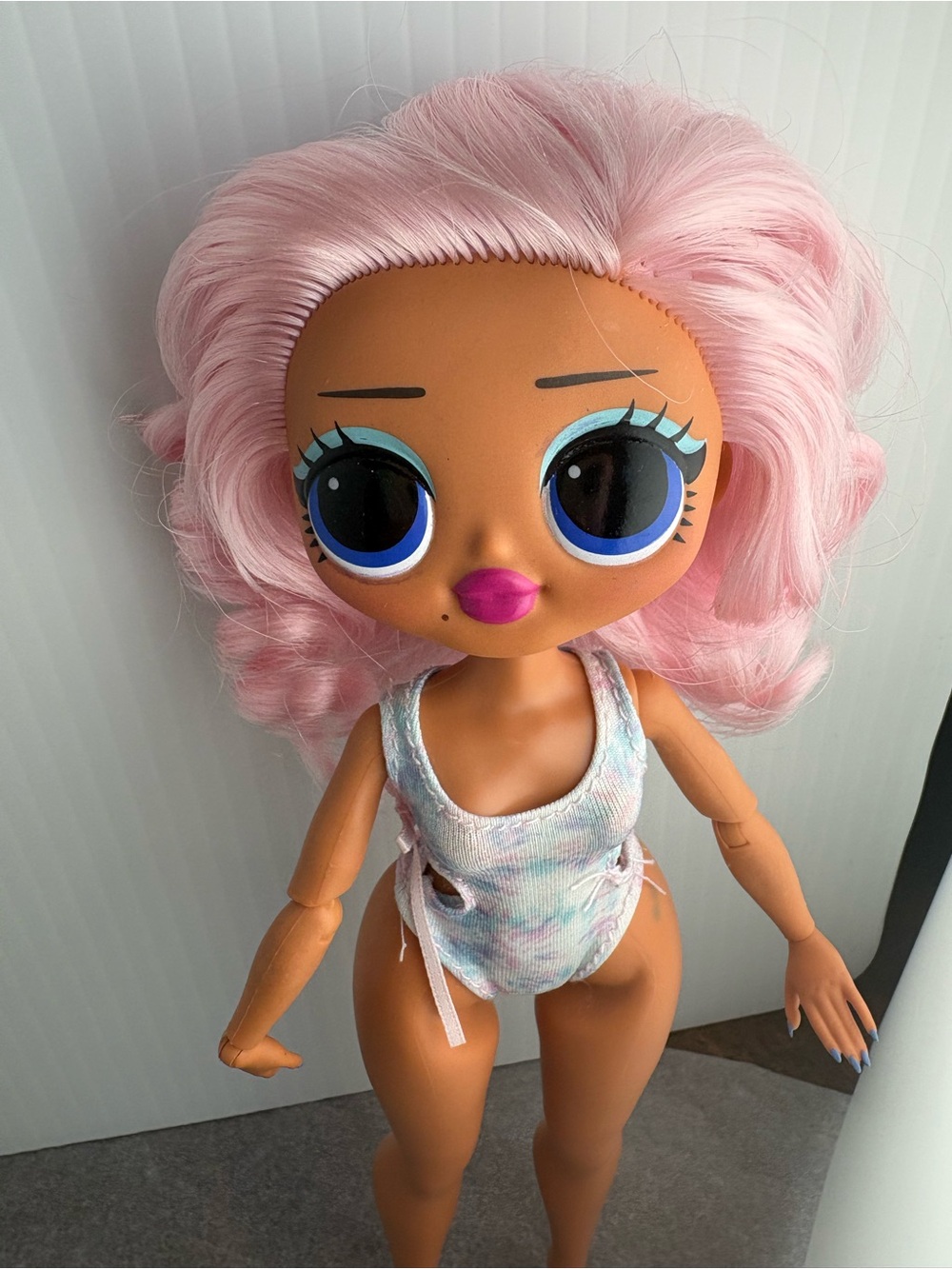 2019 LOL Surprise OMG Uptown Girl Fashion Doll - Short Pink Bob Hair